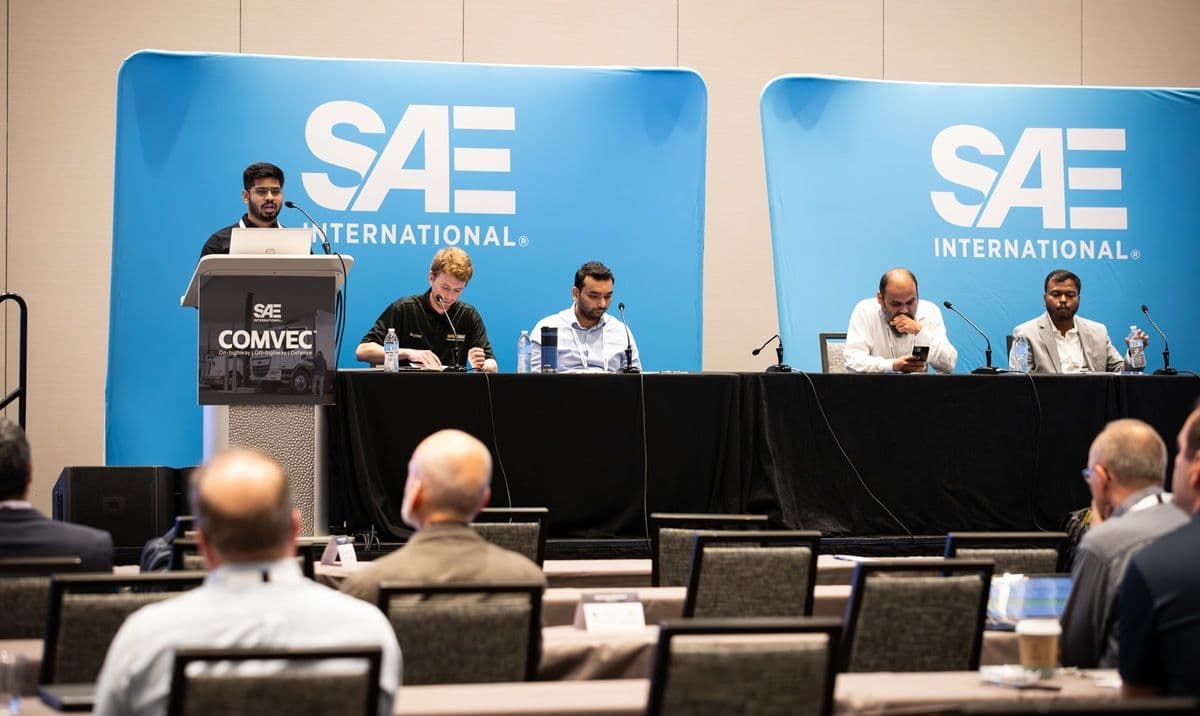 SAE COMVEC attendees where exhibitors can use B2Brain lead capture for engineering follow-up